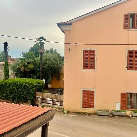 Valentina Apartman *